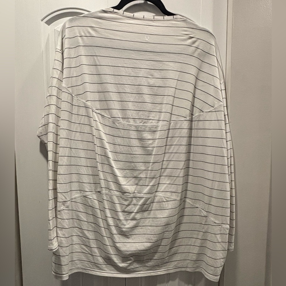 Lululemon quarter sleeve T-shirt - Picture 2 of 3
